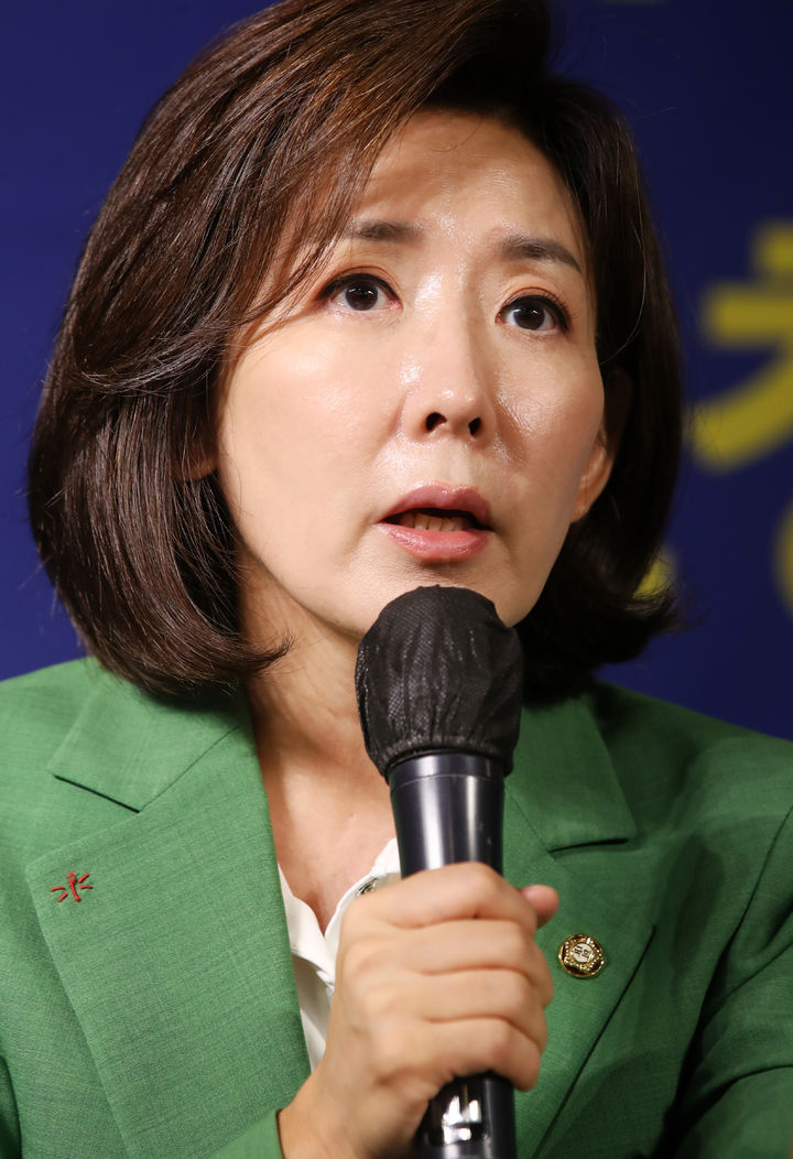 [대구=뉴시스] 정창오 기자=국민의힘 나경원(서울 동작구을) 의원이 8일 오전 대구 남구 이천동 대구아트파크에서 열린 아시아포럼21 초청 토론회에서 모두 발언을 하고 있다. 2026.07.08 photo@newsis.com