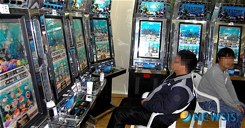 [울산=뉴시스] 지난 2009년 5월 울산 동부경찰서가 적발한 사행성 게임장(바다이야기). (사진=울산동부서 제공)/최창현기자 chc@newsis.com