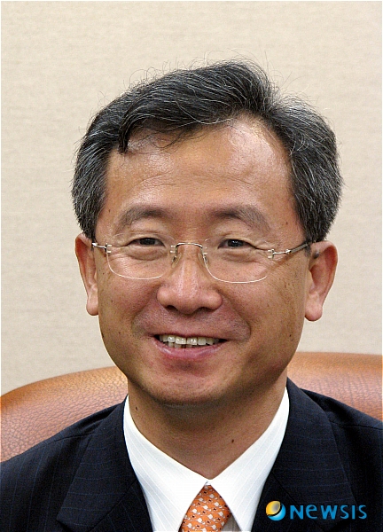 【광주=뉴시스】송창헌 기자 = 12일 취임한 길태기 신임 광주지검장. 길 지검장은 취임사를 통해 바른 검찰과 공정한 수사, 인권 보장의 필요성을 거듭 강조했다.<관련기사 있음> goodchang@newsis.com