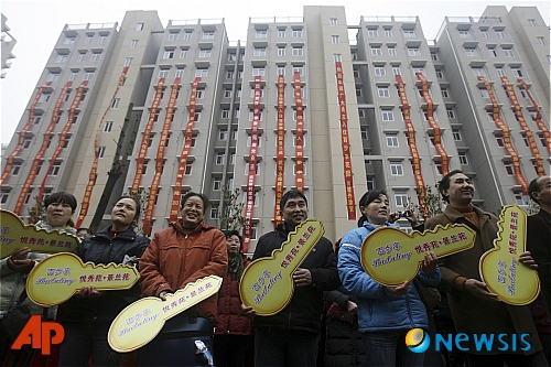[우한=AP/뉴시스] 중국 후베이성(湖北省) 우한(武漢)에 새로 들어선 아파트 단지. 자료사진. 2025.12.15 