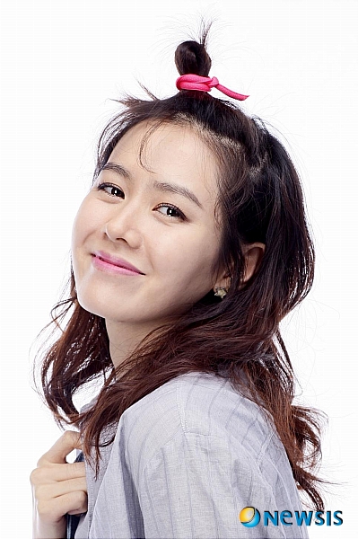 【서울=뉴시스】이문원의 문화비평 = 손예진·이민호 주연 MBC 수목드라마 ‘개인의 취향’이 고전을 면치 못하고 있다. 첫회부터 KBS2 ‘신데렐라 언니’에 뒤지더니, 3·4회차에선 상황이 더 심각해졌다. 10.1%(AGB닐슨) 시청률까지 떨어져 한 자릿대 하락을 눈앞에 두고 있다. 치고 올라오는 SBS ‘검사 프린세스’에 밀려 곧 ‘수목극 꼴등’이 될 가능성도 점쳐지고 있다. <관련기사 있음> 대중문화평론가 fletch@empas.com