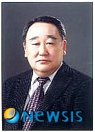 【강릉=뉴시스】특별취재반 김경목 기자 = 친박연합 박종덕 후보는 현재의 강릉제일고등학교인 상업고를 나와 삼척시 부시장과 영월군 부군수 등을 지냈다. (사진=박종덕 후보 제공) <관련기사 있음>&nbsp; photo31@newsis.com 