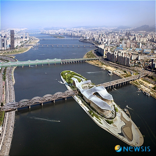【서울=뉴시스】양길모 기자 = 오는 2014년 서울 한강 한 가운데 시드니 오페라하우스와 빌바오의 구겐하임 미술관 못지않은 세계적 문화예술 랜드마크가 조성된다.&nbsp;&nbsp; 서울시는 한강 노들섬에 들어서는 복합문화시설 '한강예술섬'이 실시설계를 마치고 오는 8월 공사를 발주하는 등 본격적인 사업추진에 들어간다고 23일 밝혔다. (사진=서울시 제공)&nbsp;&nbsp;&nbsp; photo@newsis.com