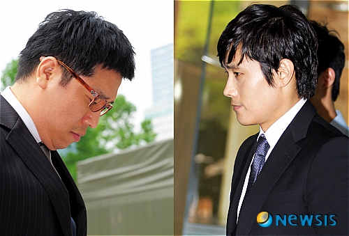 【서울=뉴시스】서재훈 기자 = 방송인 강병규와 배우 이병헌이 14일 오후 서울중앙지법에서 열린 폭행 및 공갈 사건 속행 공판에 피고인과 증인 신분으로 출석하기 위해 들어서고 있다.&nbsp; 강씨는 지난해 KBS 2TV 드라마 '아이리스' 촬영장에서 폭력을 행사하고 이씨를 협박한 혐의로 기소돼 재판을 받고 있다.&nbsp; jhseo@newsis.com