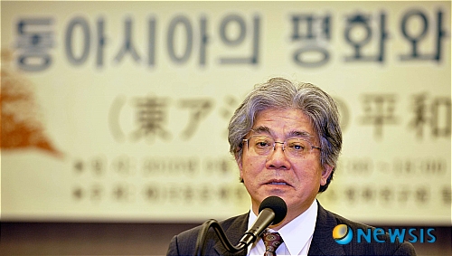 [서울=뉴시스] 오코노기 마사오 게이오대학 명예교수는 7일 김대중-오부치 선언의 의의는 "일본의 명백한 사과와 한국의 수용, 미래지향적인 약속"이라고 말했다. 사진은 지난 2010년 서울 프레스센터에서 오코노기 교수의 강연 모습. 2023.10.07.