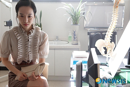 【서울=뉴시스】진현철의 ‘일기는 일기장에’ ②&nbsp; 베드 신을 맛있는 음식처럼 달게 수용하는 여배우는 희소합니다. <관련기사 있음>&nbsp; 문화부 기자 agacul@newsis.com