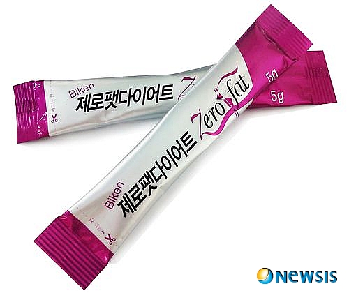 【서울=뉴시스헬스/뉴시스】 최근 탄수화물의 지방흡수를 억제하는 비만치료제가 인기를 끌고 있다. 미향메디가 출시한 '제로팻 다이어트(사진)'는 허브티 형태로 기호에 따라 식수대용으로도 복용할 수도 있다. <사진=미향메디 제공> 조진성기자 jingls29@newsishealth.com
