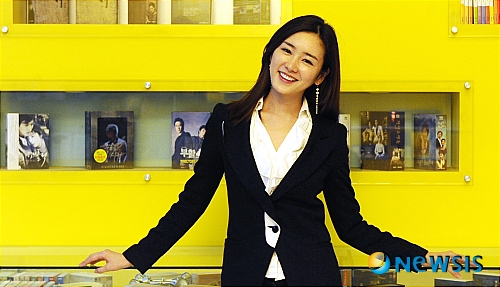 【서울=뉴시스】박종민 기자 = 전 여성그룹 클레오의 멤버 '정예빈'이었던 KBS N 스포츠 공서영 아나운서가 2일 오후 서울 상암동 KBS미디어센터에서 뉴시스 취재진과 인터뷰를 마친 후 포즈를 취하고 있다.&nbsp; jmc@newsis.com