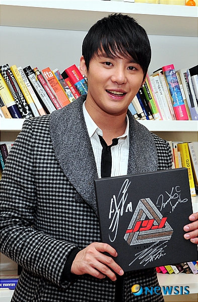 【서울=뉴시스】이재훈 기자 = “다섯 명이 아니면 완전체가 아닌데 감히 ‘동방신기’라는 말을 쓸 수 있는지에 대한 의문이 들었어요.” <관련기사 있음> realpaper7@newsis.com 사진=조종원 인턴기자 choswat@newsis.com