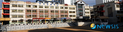 【김해=뉴시스】강정배 기자 = 23일 오전 경남 김해시 장유면 부곡리에 위치한 주석초등학교 전경. kjb@newsis.com