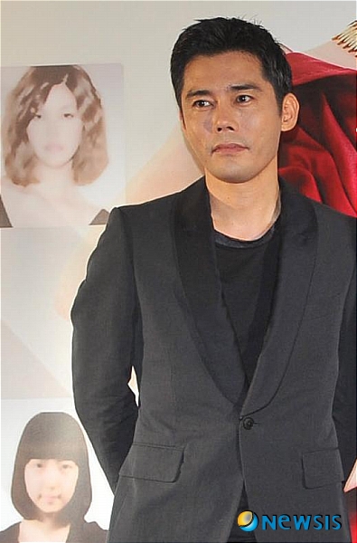 【서울=뉴시스】김지은 기자 = 크리에이티브 디렉터 우종완(45)씨가 '된장남 종결자'가 됐다.&nbsp; MBC TV '놀러와'는 7일 연예계 대표 패셔니스타를 초대, '스타일의 마술사 스페셜'을 방송한다. 우씨를 비롯해 스타일리스트 정윤기(40) 김성일씨, 가수 서인영(27), 탤런트 차예련(26)이 함께한다.&nbsp; '골방 밀착토크'에서는 보통사람들이 이들에게 갖는 오해와 편견에 대해 들어본다. 패셔니스타들은 돈이 많을 것이라는 질문에 "통장은 모두 마이너스"라고 답했다. 우씨는 "형편이 안 되도 비싼 물건이 좋다"며 "통장은 항상 마이너스"라고 털어놓았다.&nbsp; 한편, 서인영은 패셔니스타 고소영(39)에게 주눅이 든 적이 있다고 고백했다. "고소영 언니는 모든 게 화보다. 나도 모르게 쳐다보게 된다"고 부러워했다.&nbsp;&nbsp; kje1321@newsis.com