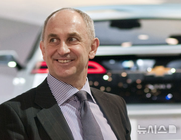 [AP/뉴시스] 미국의 인공지능(AI) 스타트업 앤스로픽은 13일(현지 시간) 크리스 리델을 6번째 이사회 이사로 영입했다. 리델은 마이크로소프트(MS) 최고재무책임자(CFO)와 제너럴모터스(GM) 부회장을 역임했으며, 도널드 트럼프 대통령의 첫 임기 때 백악관 비서실 부실장을 지냈다. (사진=뉴시스DB) 2026.02.14.