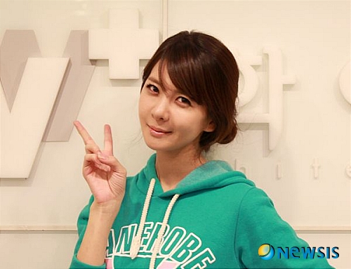 【서울=뉴시스】온라인뉴스팀 = 최근 양악수술을 받은 이파니의 모습이 화이트치과 홈페이지에도 공개됐다. <사진=화이트치과 제공> photo@newsis.com