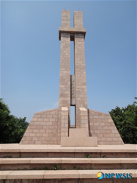 【서울=뉴시스】송윤세 기자 =산둥반도 적산의 적산법화원에 있는 장보고 기념탑은 세계한민족연합 최민자 회장 주도로 1994년 7월 건립됐다.&nbsp; photo@newsis.com 