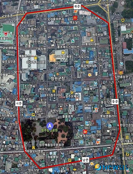 【청주=뉴시스】이성기 기자 = 충북 청주시의 '청주읍성' 발굴조사에서 지난달 27일 성벽 기초 적심석이 일부 발굴된데에 이어 지난 1일 조사 3구역인 서남쪽에서 성벽 터 기초석 라인이 확인됐다. 사진은 청주읍성 추정 평면도. (사진= 청주시 제공)&nbsp;&nbsp; sklee@newsis.com 