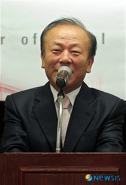 【서울=뉴시스】성형주 인턴기자 = 12일 오전 서울 종로구 서울노인복지센터(관장 청원스님)에서 제4회 서울노인영화제 홍보대사로 위촉된 배우 임현식이 인사말을 하고 있다.&nbsp; foru82@newsis.com