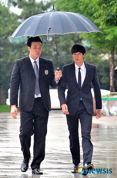 associate_pic3