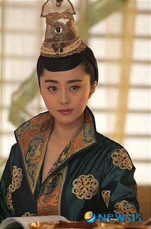 【서울=뉴시스】온라인뉴스팀 = 양귀비 역을 맡은 판빙빙. <사진 = 럭스성형외과 제공> photo@newsis.com