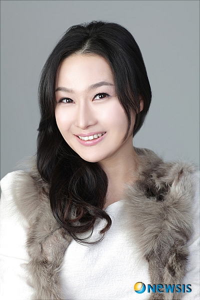 【서울=뉴시스】커플매니저 구경미 '러브 Q&A'&nbsp; Q. 그와 헤어진 것은 반년 전이었습니다. 적지 않은 나이에 만나서 2년 연애하다가 결국 서로 결혼은 생각할 수 없다는 데 합의하고 헤어졌습니다. 