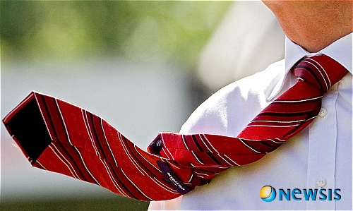 【서울=뉴시스】안세영 교수(경희대 한의대 신계내과학) '성학'<8>&nbsp; 예로부터 유교에서는 군자가 갖추어야 할 덕목(德目)으로 인(仁), 의(義), 예(禮), 지(智), 신(信) 오상(五常)을 강조했다. 그런데 이 오상은 남성의 음경이 발기할 때도 관여한다. 무슨 뚱딴지 같은 소리냐며 반박할 독자도 있겠지만, 저자가 그냥 지어낸 게 아니다. 중국 최고의 성고전《素女經소녀경》에 이미 기록된 이야기다. 그러면 남성의 음경, 이른바 옥경(玉莖)이 발기할 때 갖춰야 하는 오상의 도리를 살펴보자. 