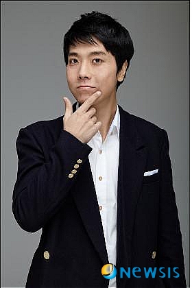 【서울=뉴시스】유희연 기자 = 양악수술로 제2의 인생을 살고 있는 개그맨 이동윤.(사진=리젠성형외과 제공)&nbsp;&nbsp; photo@newsis.com