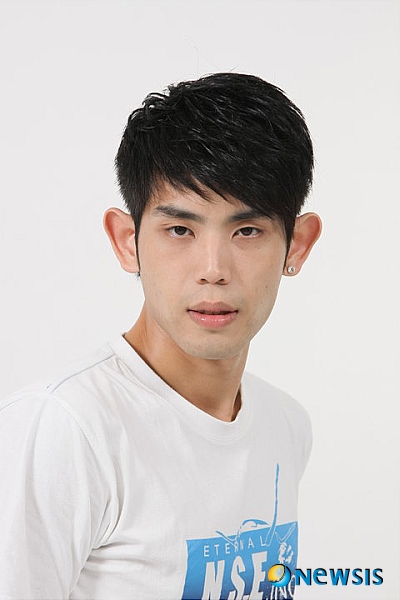 [여수=뉴시스] 대만 대학생 런 마이클(여수엑스포SNS서포터즈)이 톱모델에 도전한 20세때 모습. (사진=뉴시스 DB) photo@newsis.com