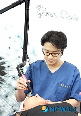 【서울=뉴시스】유희연 기자 = 얀클리닉에서는 헐리웃 스타들이 즐겨찾는 시술 ‘아쿠아필’을 선보였다.(사진=얀클리닉 제공)&nbsp; photo@newsis.com