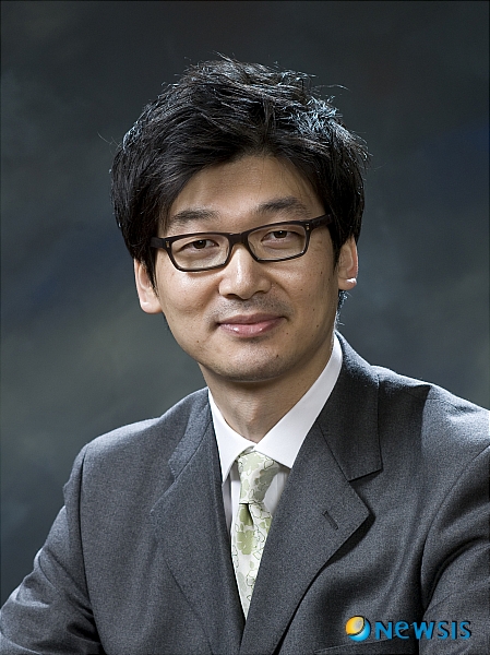 【서울=뉴시스】온라인뉴스팀 = 닥터홍치과 홍순재 원장. <사진=닥터홍치과 제공> photo@newsis.com