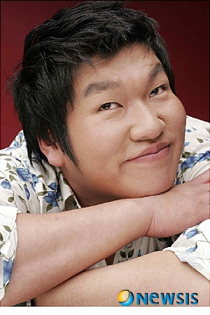 【서울=뉴시스】온라인뉴스팀 = 영화와 드라마를 통해 굵직한 감초역할을 맞으며 인기몰이를 해온 배우 박효준. <사진=시크릿성형외과 제공> photo@newsis.com