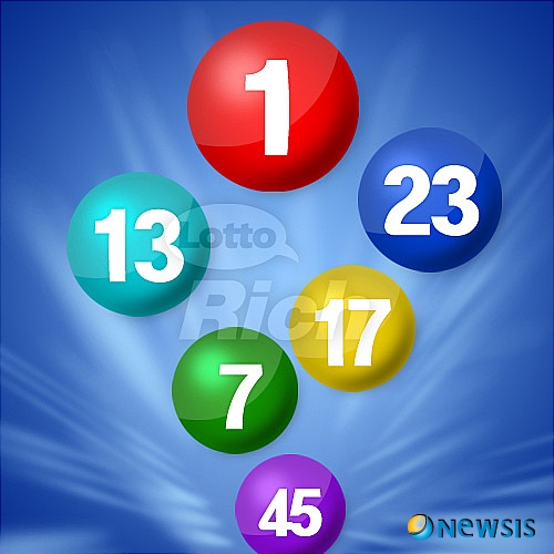 【서울=뉴시스】온라인뉴스팀 = 로또리치는 '퍼펙트 조합기' 서비스를 회원들에게 제공해 로또 조합 시 발생할 수 있는 오차를 대폭 축소했다. <사진=로또리치 제공> photo@newsis.com 