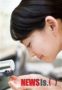 【서울=뉴시스헬스/뉴시스】 필러는 주사기를 이용해 피부와 유사한 물질을 피부 밑에 삽입하는 시술이다. (사진=바이오미클리닉 제공) 조진성기자 cjs@newsishealth.com