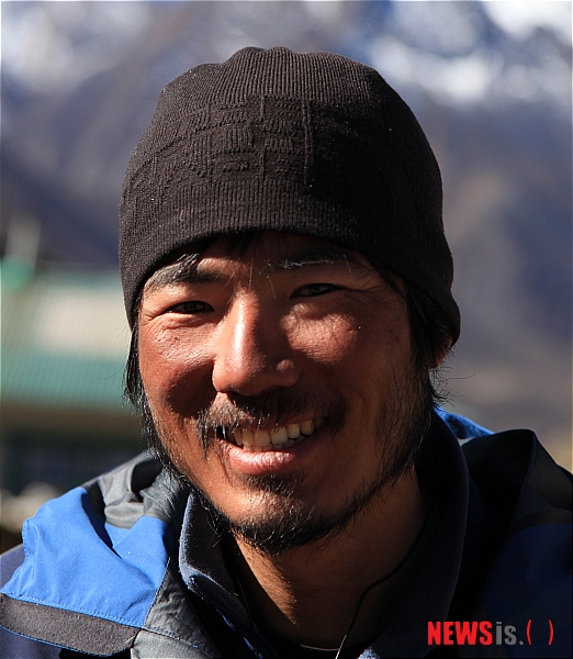 【대구=뉴시스】박 준 기자 = 31일 대구대학교 산악부는 11월1일 오후 2시부터 2일 오후 10시까지 경산캠퍼스에서 히말리아 안나루프나 남벽에서 '코리아 루트'를 개척하려다가 실종된 故 신동민(37·심리학과 94학번) 동문의 분향소를 설치·운영한다.(사진=대구대 제공)&nbsp; photo@newsis.com 