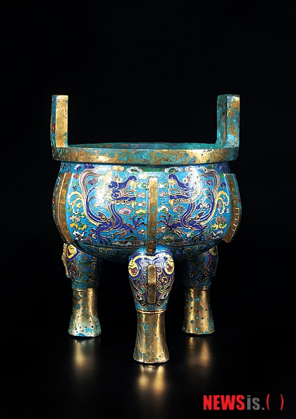 【서울=뉴시스】유상우 기자 = 제주국제경매㈜가 내년 경매를 앞두고 23일 오전 10시부터 오후 6시까지 방이동 서울올림픽파크텔 4층에서 국내 중국작품 감정 행사를 연다. 