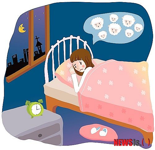 【서울=뉴시스헬스/뉴시스】 불면증은 밤새 스트레스를 느끼는 것은 물론이고 낮 시간 또한 집중저하나 피로감으로 인해 일의 효율이 감소되는 등 그 영향이 매우 크다. (사진=자하연한의원 제공) 조진성기자 cjs@newsishealth.com