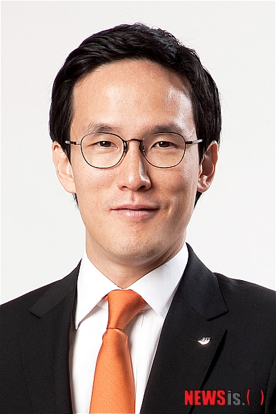 【서울=뉴시스】이명박 대통령의 셋째 사위이자 조양래 한국타이어 회장의 차남인 조현범(39ㆍ사진) 한국타이어 경영기획본부장이 6일 부사장에서 사장으로 승진했다.(사진 = 한국타이어 제공) photo@newsis.com