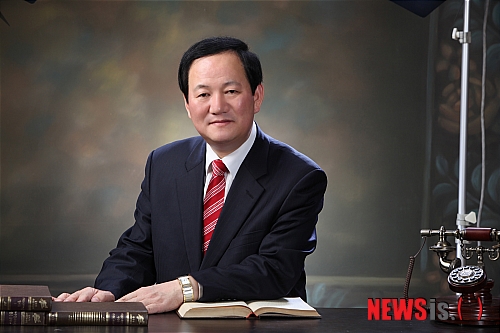 【영동=뉴시스】김기준 기자 = 심규철(54·한나라당) 전 국회의원이 충북 보은·옥천·영동에서 내년 4월11일 실시되는 '제19대 국회의원 선거'에 출마하겠다고 13일 보도자료를 통해 밝혔다.(사진=심규철 사무실 제공)  photo@newsis.com