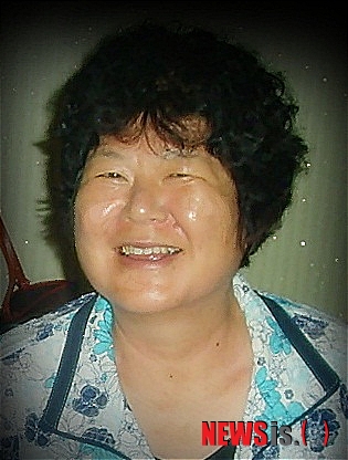 【울산=뉴시스】고은희 기자 = 울산에세이문학회 회원으로 활동 중인 류현서(60)씨가 2일 2012년 부산일보 신춘문예 수필부문에 당선돼 소감을 밝히고 있다.&nbsp;&nbsp; gogo@newsis.com 