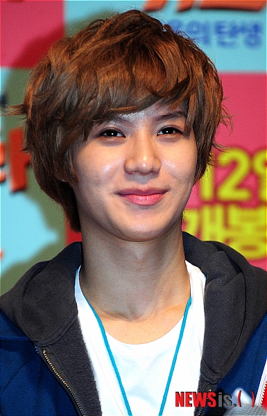 【서울=뉴시스】박문호 기자 = 아이돌 그룹 샤이니의 가수 태민이 3일 오후 서울 자양동 건대 롯데시네마에서 열린 영화 '코알라 키드:영웅의 탄생 (감독 이경호)'의 언론시사회에서 소감을 말하고 있다.&nbsp; go2@newsis.com