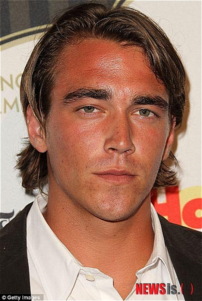 【서울=뉴시스】클라크 게이블 손자가 LA경찰 헬기에 레이저빔 공격을 벌이다 구류 10일형과 보호관찰 3년 처분을 받았다.(사진출처: 데일리메일)