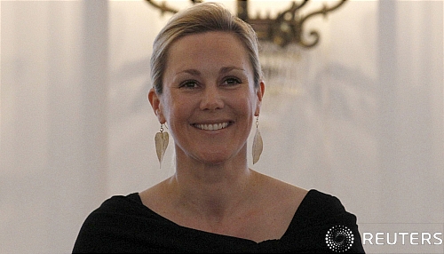 【베를린=로이터/뉴시스】베티나 불프 전 독일 대통령 부인이 지난 1월13일 베를린의 벨레부에 대통령궁에서 신년 축하파티에 참석해 있다. 불프 여사는 구글 검색창에 자신의 이름을 입력하면 '매춘부' '홍등가' 등이 관련 검색어로 뜬다며 구글에 대해 명예훼손 혐의로 소송을 제기했다.