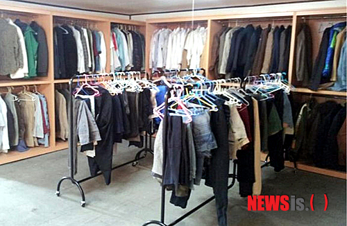 【서울=뉴시스】노숙인 옷방