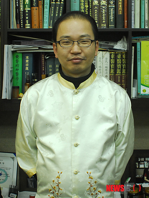 【청주=뉴시스】이성기 기자 = 매주 금요일 뉴시스에 한의학칼럼 [천용민의 발효 한방]을 쓰고 있는 천용민 청주 자인한의원 원장. (사진= 뉴시스 DB)&nbsp; sklee@newsis.com 