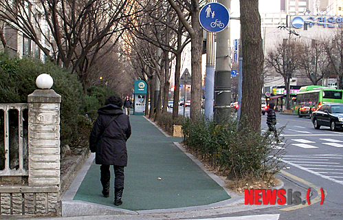 【서울=뉴시스】자전거보행자겸용도로