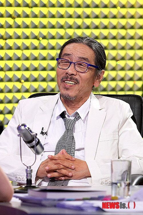 【서울=뉴시스】이재훈 기자 = '파워 트위터리안'으로 야당을 지지하는 것으로 알려진 작가 이외수(66)씨가 자신의 지역구에서 새누리당을 지지한다는 발언의 후폭풍이 거세다.&nbsp;&nbsp;&nbsp; 이씨는 9일 오전 2시께 트위터에 