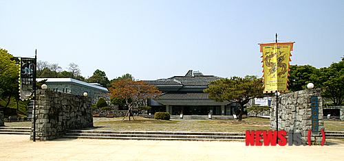 【진주=뉴시스】박세진 기자 = 19일 우리나라 목탑을 형상화해 설계된 국립진주박물관. 진주성 내 있는 진주박물관은 임진왜란 전문박물관이다.&nbsp; sjk@newsis.com