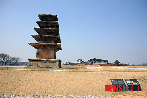 【서울=뉴시스】김정환 기자 = '2012 여수 엑스포로 떠나는 1박2일 가족여행.' 한국관광공사 선정 5월에 가볼 만한 곳의 주제다. 전주~익산, 하동~광양~여수, 보성~고흥~여수, 여수~남해~진주, 여수~순천 등 5개 코스를 추천했다. ace@newsis.com