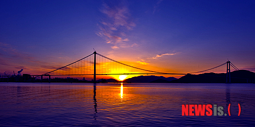 【서울=뉴시스】김정환 기자 = '2012 여수 엑스포로 떠나는 1박2일 가족여행.' 한국관광공사 선정 5월에 가볼 만한 곳의 주제다. 전주~익산, 하동~광양~여수, 보성~고흥~여수, 여수~남해~진주, 여수~순천 등 5개 코스를 추천했다. ace@newsis.com