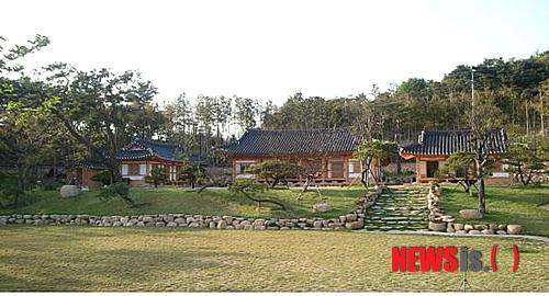 【울산=뉴시스】고은희 기자 = 경북 경주 시래동 이안당예절원(원장 안영숙)이 우리 예절문화 보급과 활성화를 위해 예절원을 9일 개원한다. (사진=이안당예절원 제공)&nbsp; photo@newsis.com 