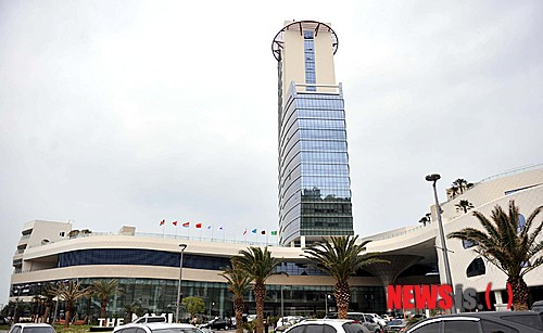 【여수=뉴시스】류형근 기자 = 2012 여수세계박람회 공식 개장을 하루 앞둔 11일 전남 여수시 수정동 여수박람회 공식 지정 엠블 호텔. 여수박람회에 참석하는 각국의 정상들이 이곳에서 머문다. hgryu77@newsis.com