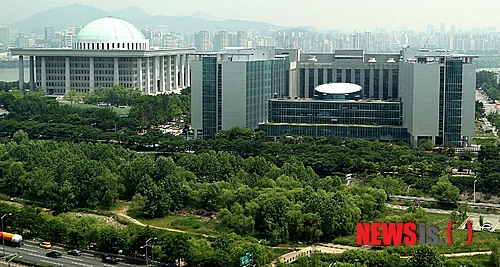 【서울=뉴시스】박종민 기자 = 서울 영등포구에서 바라본 의원회관. jmc@newsis.com